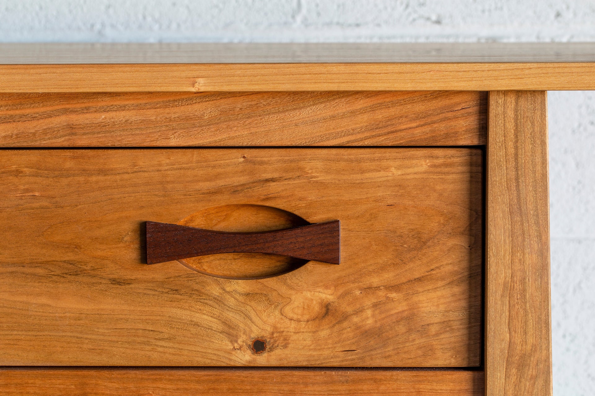 What is Cherry Wood: Color, Grain, and Other Traits