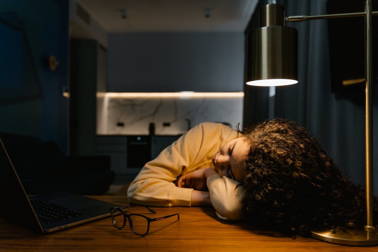 Healthy Sleep Habits to Practice When Home Is the Office