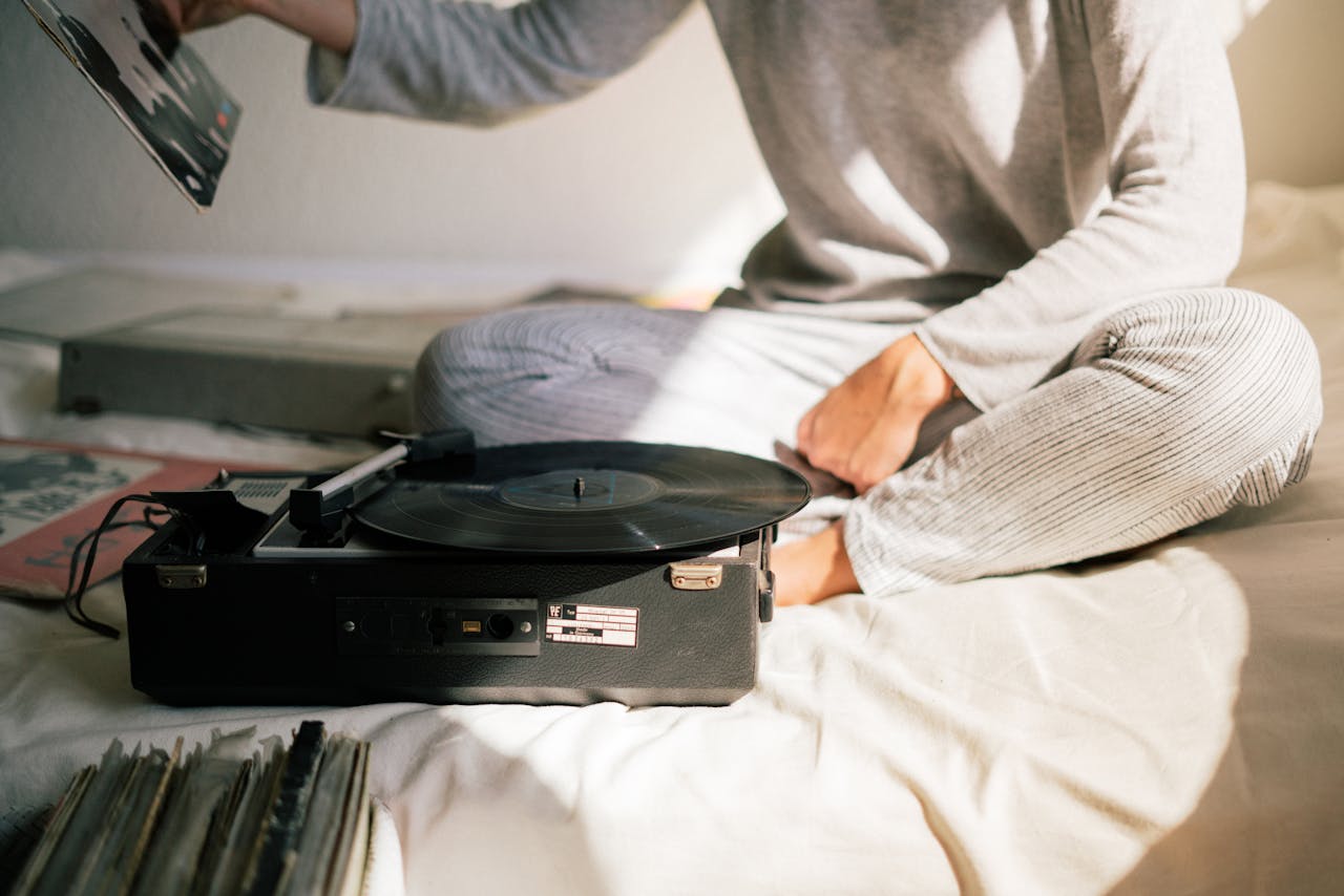 How to Do the Analog Trend at Home This 2026, Responsibly