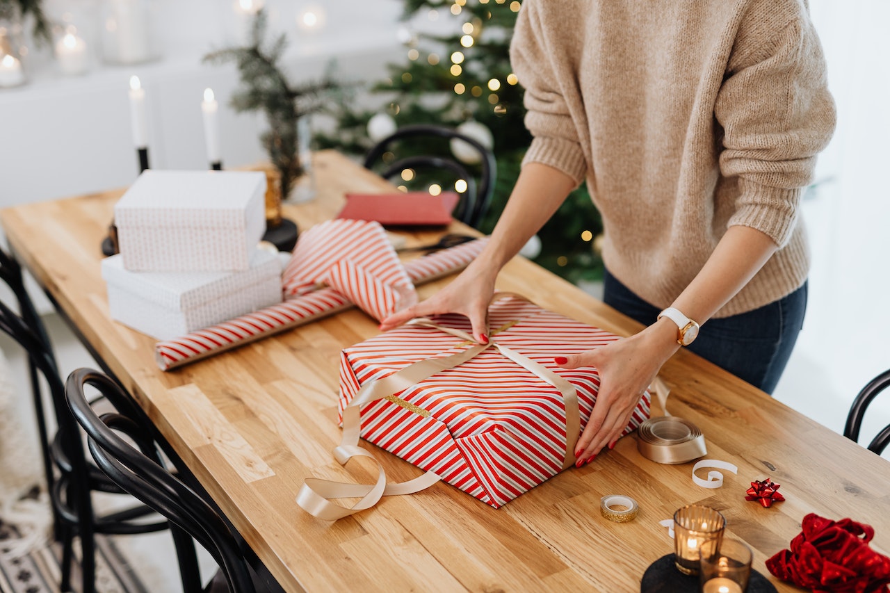 Unique Christmas Gift Wrapping on a Budget - Sanctuary Home Decor