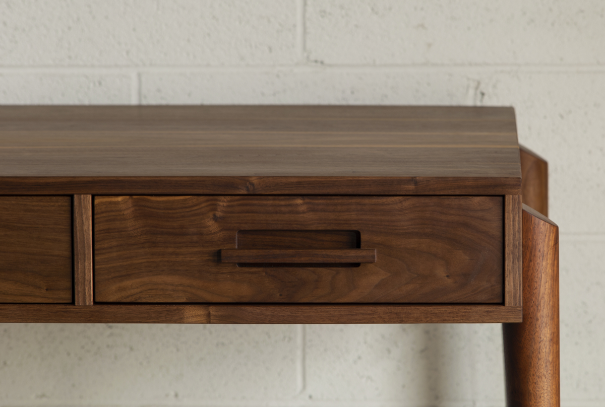 Old version of the Apollo desk in walnut wood