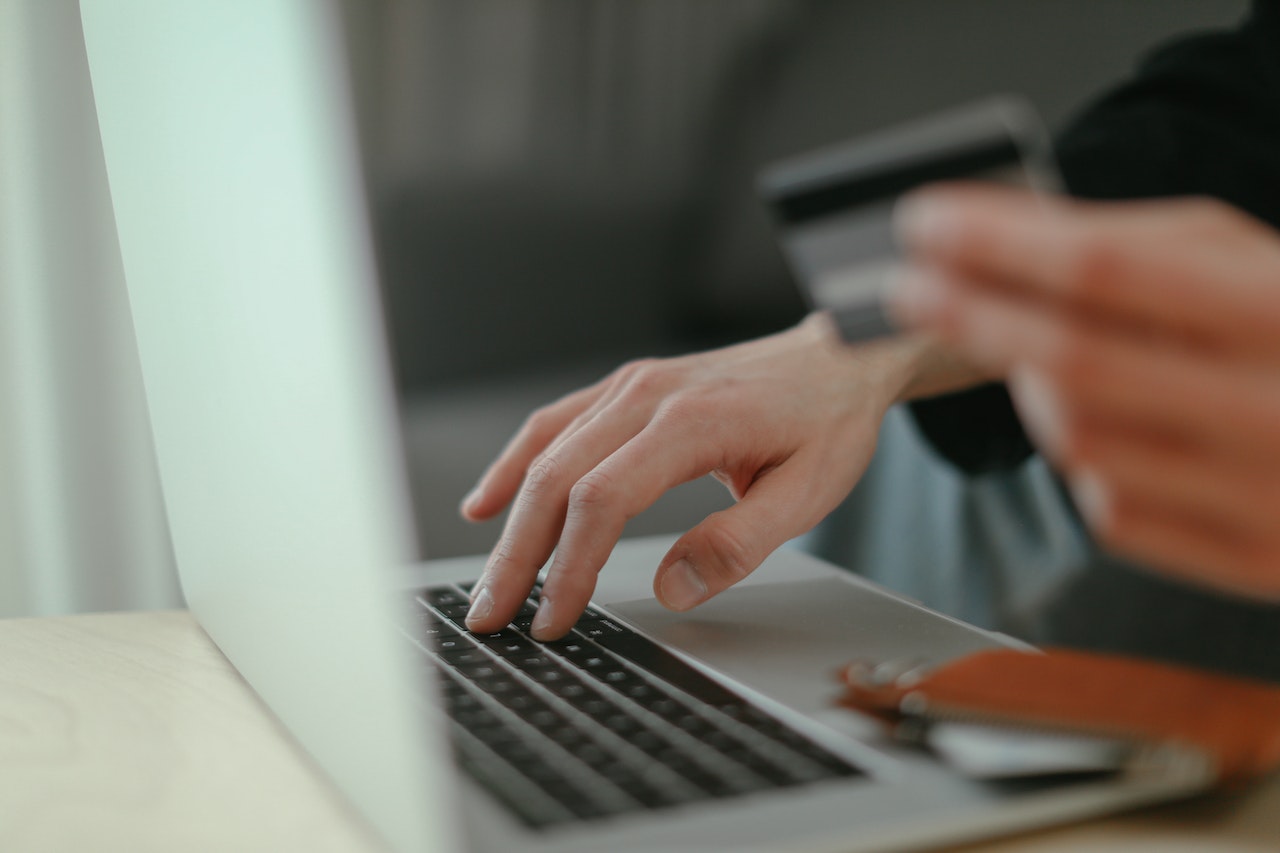 Buying Furniture: Should You Shop Online?